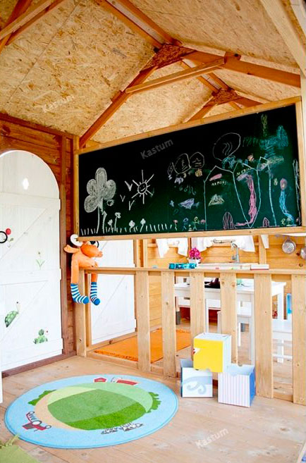 деревянный домик для детей на дачу kas-042 доска для мела разделяет зоны